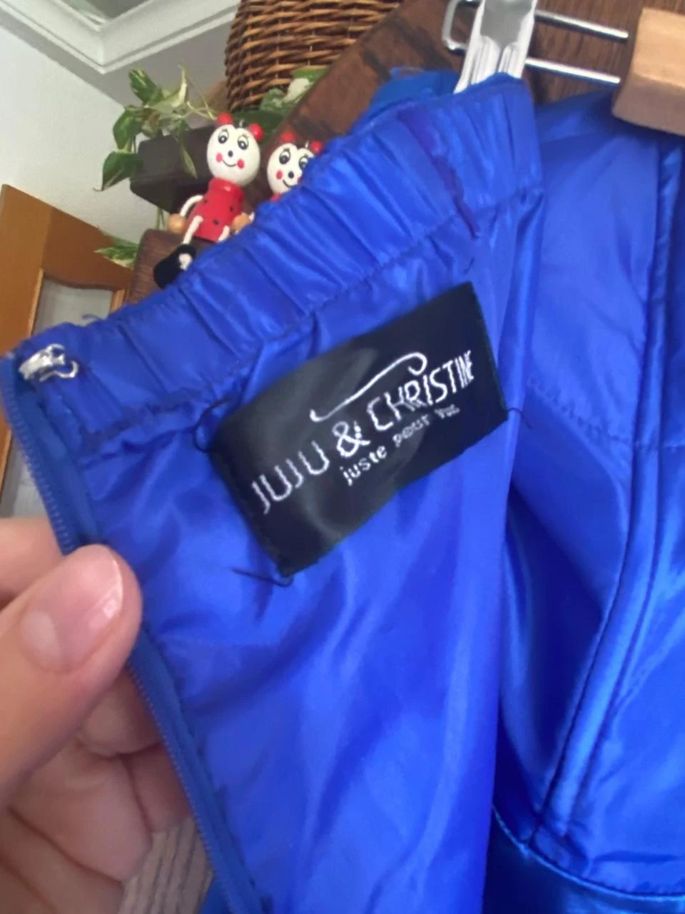 Vestido de festa romântico azul royal, corte "Hi-Lo" com pedrarias. – photo 10